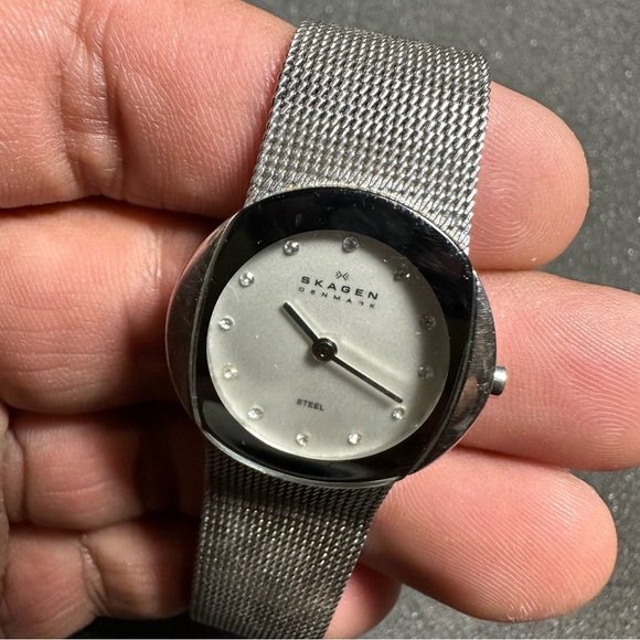 Skagen Denmark Steel Ladies Quartz Watch Silvertone White Diamond Dial  Working - Picture 5 of 9